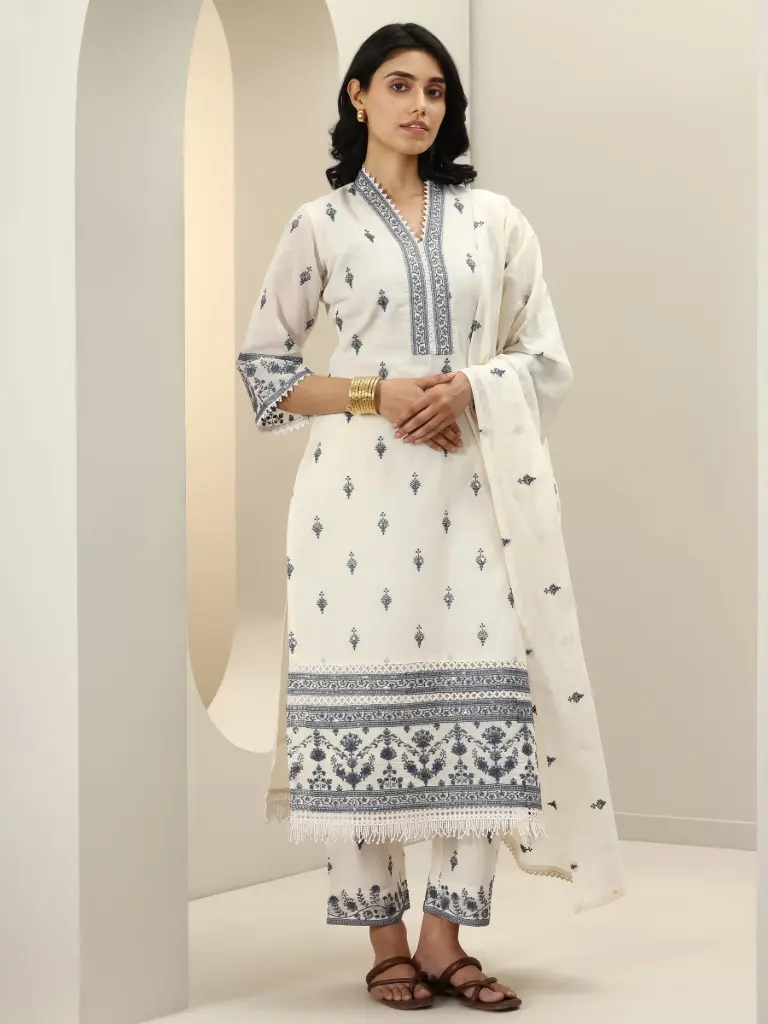 Off White Embroidered Cotton Straight Suit Set With Dupatta (M)